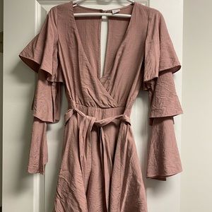 🌟 SALE 🌟 Selfie Leslie Mauve Bell Sleeve Dress